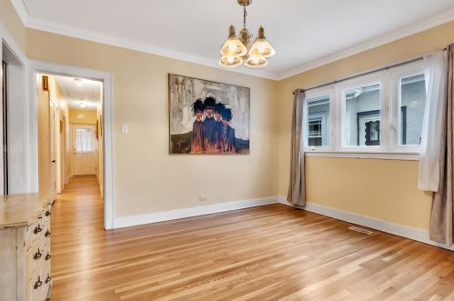 2311 Lunt Ave, Chicago IL  60645-4712 exterior