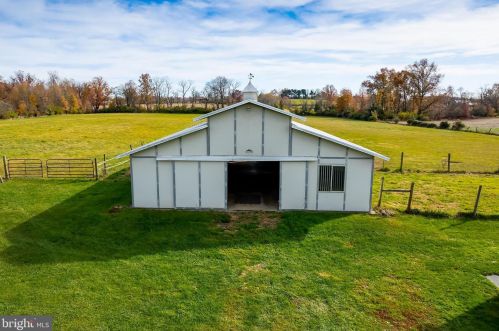 262 Lk Rd, Pilesgrove NJ 08098-3008 exterior