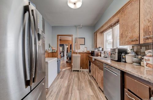 15 Grove St, Middletown NY 10940-4806 exterior