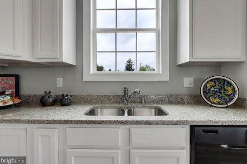 46 Overlook Dr, Hanover PA 17331-9136 exterior