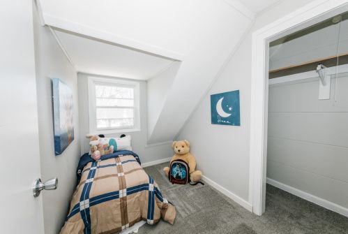 5742 40, Milwaukee WI 53221-3910 exterior