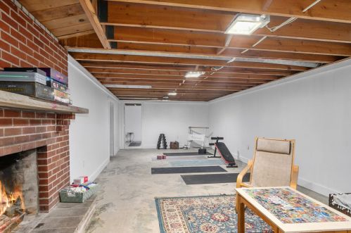 1387 Meadowlane Dr, Grand Rapids MI 49508-4655 exterior