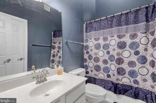 3822 Elmwood Towne Way, Alexandria VA  22303-1161 exterior