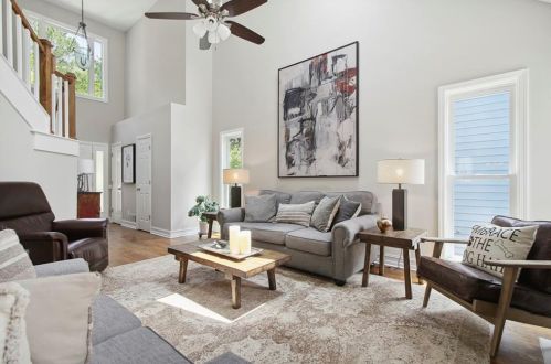 1401 Canoochee Dr, Atlanta GA exterior