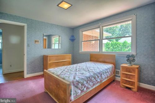 1712 Wheatland Ave, Lancaster PA 17603-4520 exterior