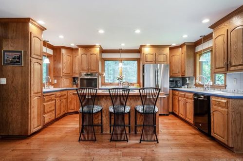 46 Coventry Ln, Torrington, CT 06791-2413