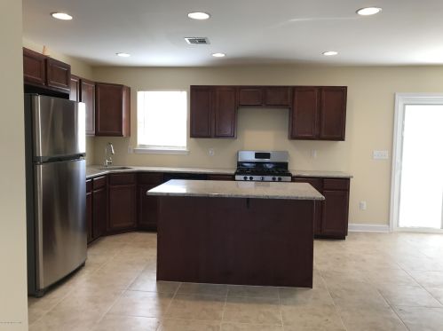 97 Hickory Ln, Berkeley Township NJ  08721-2110 exterior