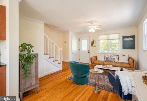 21 Clifford Ave, Alexandria VA  22305-2702 exterior