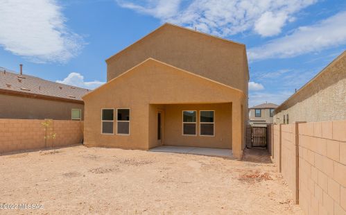 2647 Calle Joya De Ventura, Tucson AZ  85706-5072 exterior