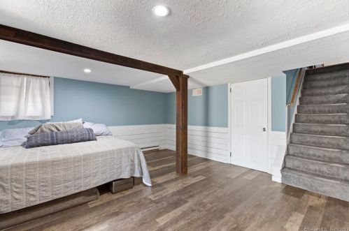 6 Jones Rd, Wallingford CT  06492-4305 exterior