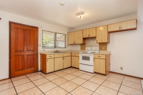 1108 Gulick Ave, Honolulu HI 96819-4203 exterior