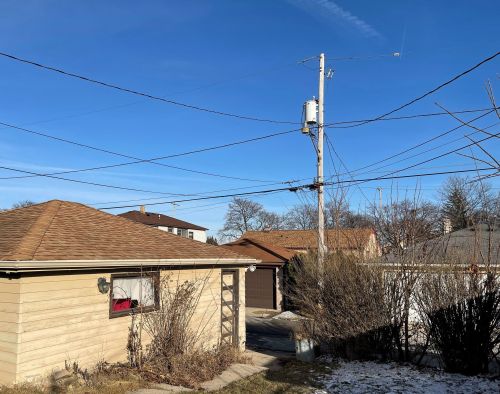 5114 69th St, Milwaukee, WI 53218-3912