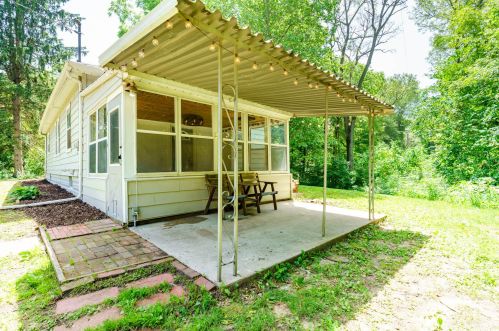 4624 1 St, Kalamazoo MI 49009-7943 exterior