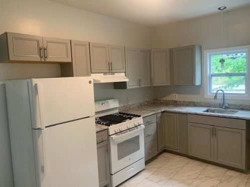 105 Jenkins St, Providence, RI 02906-1846