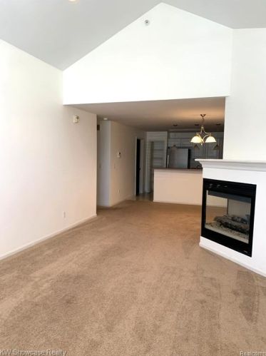 30103 Chantel Dr, Walled Lake MI  48390-5872 exterior