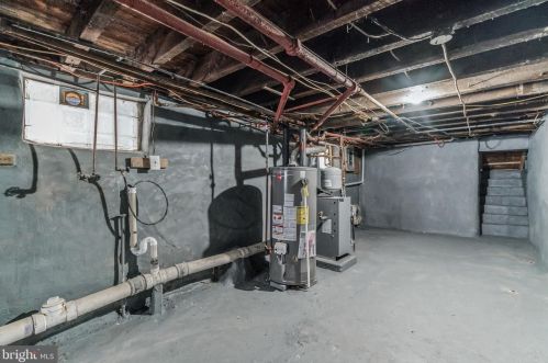 4035 8th St, Philadelphia PA  19140-2233 exterior