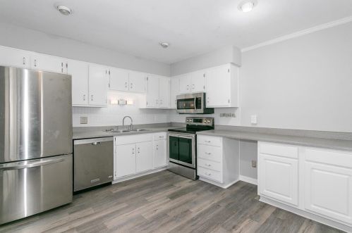 1046 Cedargate Dr, Saint Louis MO exterior