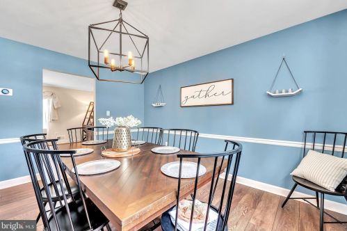 47 Crestwood Dr, Trenton NJ 08690-1936 exterior