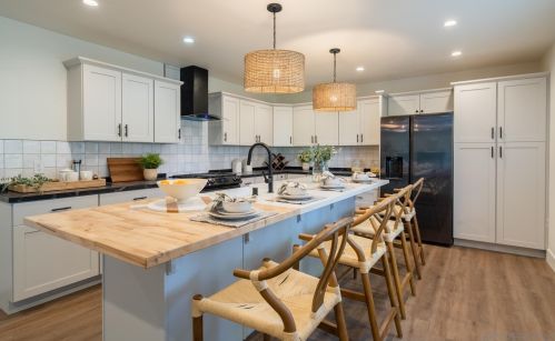 14291 Prospect Ave, Tustin CA  92780-2316 exterior