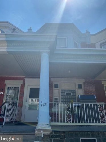 5427 11th St, Philadelphia, PA 19141-3004