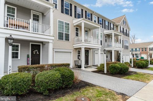 523 Fawn Ln, Hummelstown, PA 17036-7205