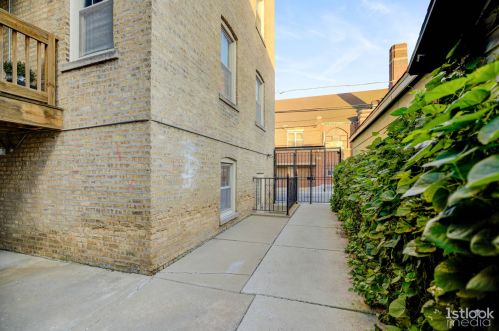 3515 Ainslie St, Chicago IL 60625-5674 exterior
