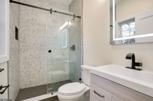 78 Elmwood Dr, Livingston NJ 07039-2233 exterior