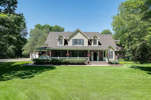 5 Hillcrest Dr, Saint Paul MN 55110-6101 exterior