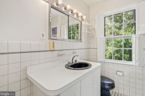 2852 Albemarle St, Washington DC 20008-2134 exterior