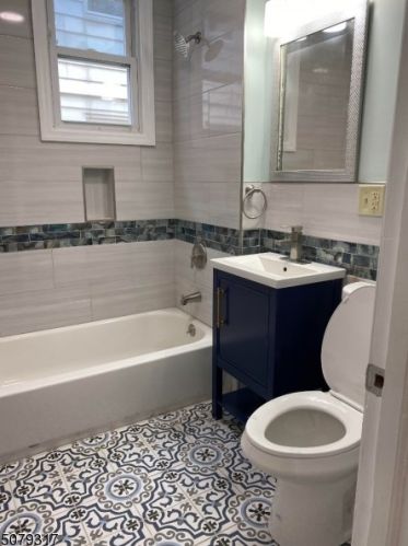 91 Grace St, Irvington, NJ 07111-3414