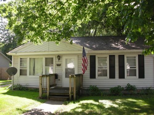 2928 Emerald Dr, Kalamazoo, MI 49001-4526