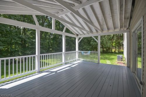 40 Camden Pl, West Milford Lakes NJ  07480-1106 exterior