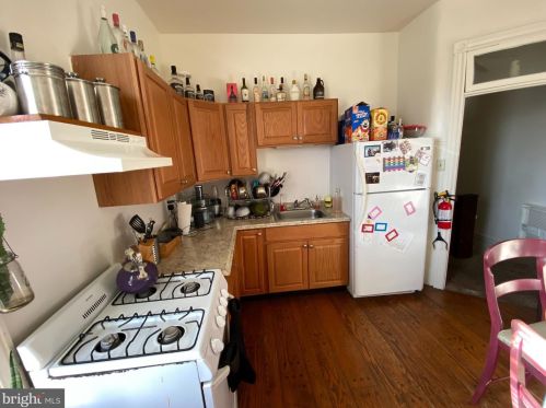 3204 Cv Rd, Camden NJ 08110-3512 exterior