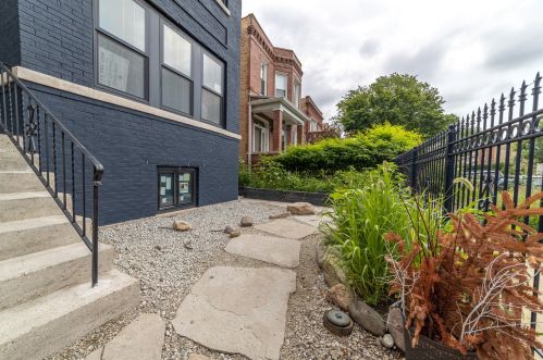 4730 Grace St, Chicago, IL 60641-3624