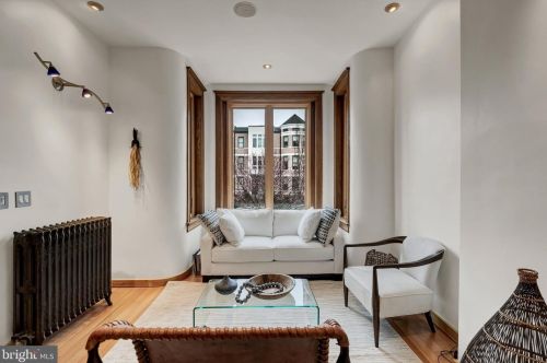 2728 13th St, Washington DC 20018-3901 exterior