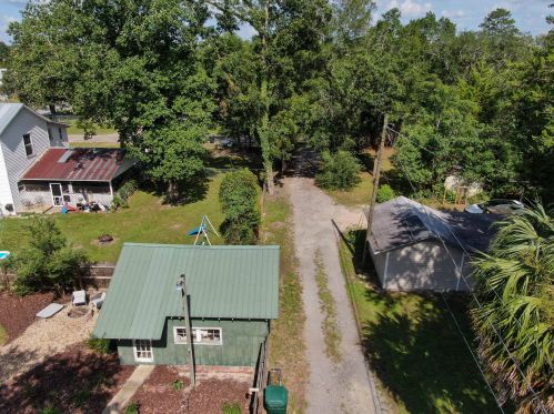 98 Live Oak Ave, Defuniak Springs FL  32435-2383 exterior