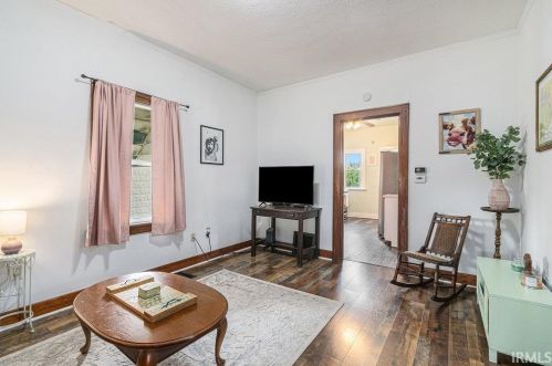 532 9 St, Mishawaka IN 46544-4917 exterior