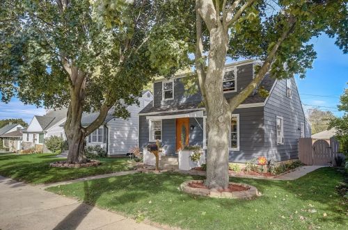 3800 98th St, Milwaukee, WI 53222-2416