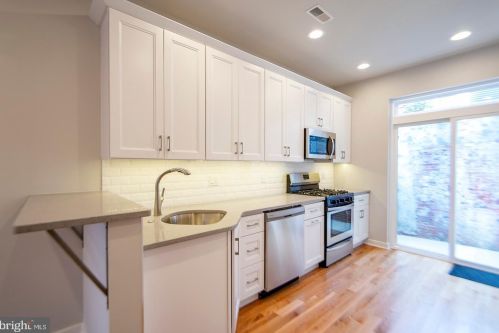 2645 Annin St, Philadelphia PA  19146-3820 exterior