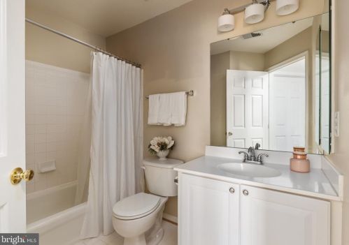 5019 Murtha St, Alexandria VA 22304-8611 exterior