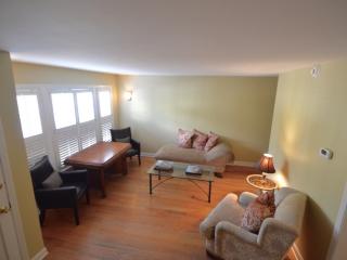 1 Smith St, Charleston SC  29401-1705 exterior