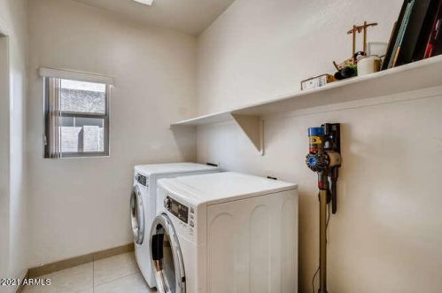 2426 Barbie Ln, Phoenix AZ 85085-5004 exterior