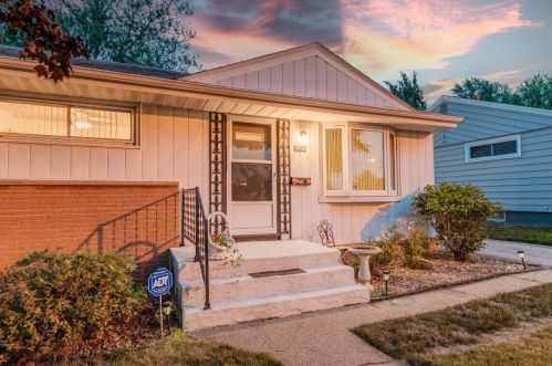 6409 Kinnickinnic River Pkwy, Milwaukee, WI 53219-3016