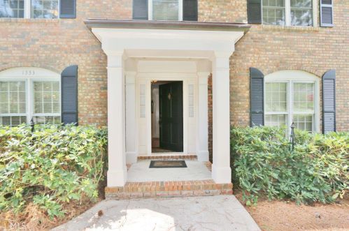 1333 Holly Bank Cir, Atlanta, GA 30338-3322