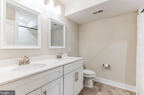 220 Fountain St, Philadelphia PA  19128-4508 exterior