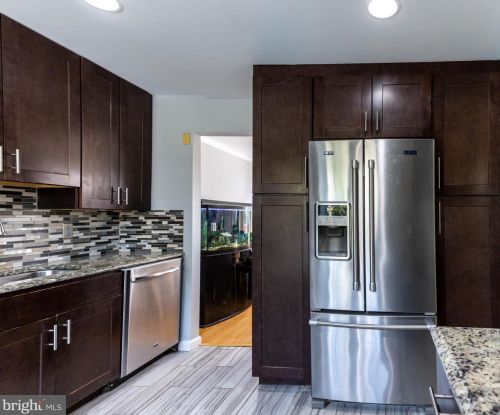 7467 Duddington Dr, Alexandria VA 22315-3849 exterior