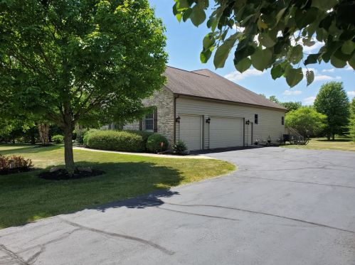 2203 Timberline Trl, Bull Valley IL 60098-8759 exterior