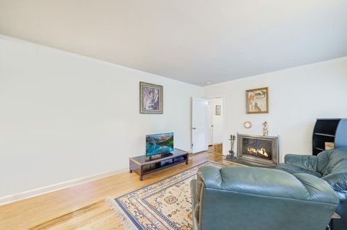 1348 Merry Ln, Atlanta GA 30329-3906 exterior