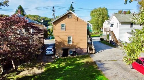 22 8 St, Derby CT 06418-1206 exterior