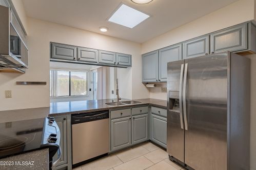 4801 Red Wolf Dr, Tucson AZ  85742-8825 exterior